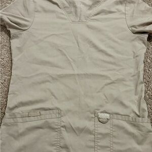 Cherokee Tan Scrub Top – Comfortable & Professional